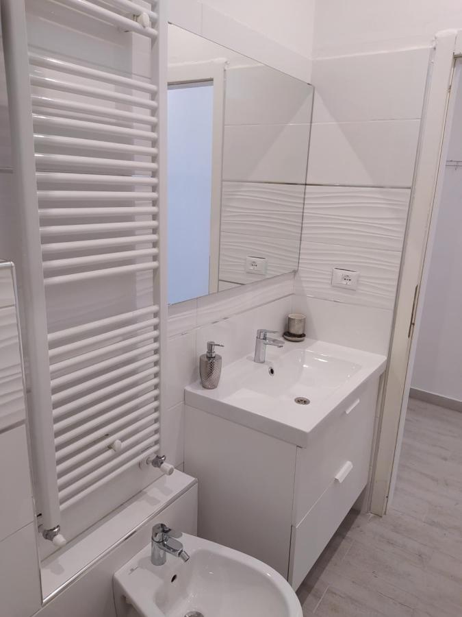 Modern Room With Private Bathroom 트렌토 외부 사진