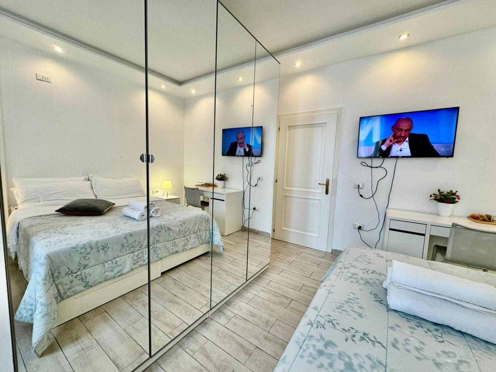 Modern Room With Private Bathroom 트렌토 외부 사진