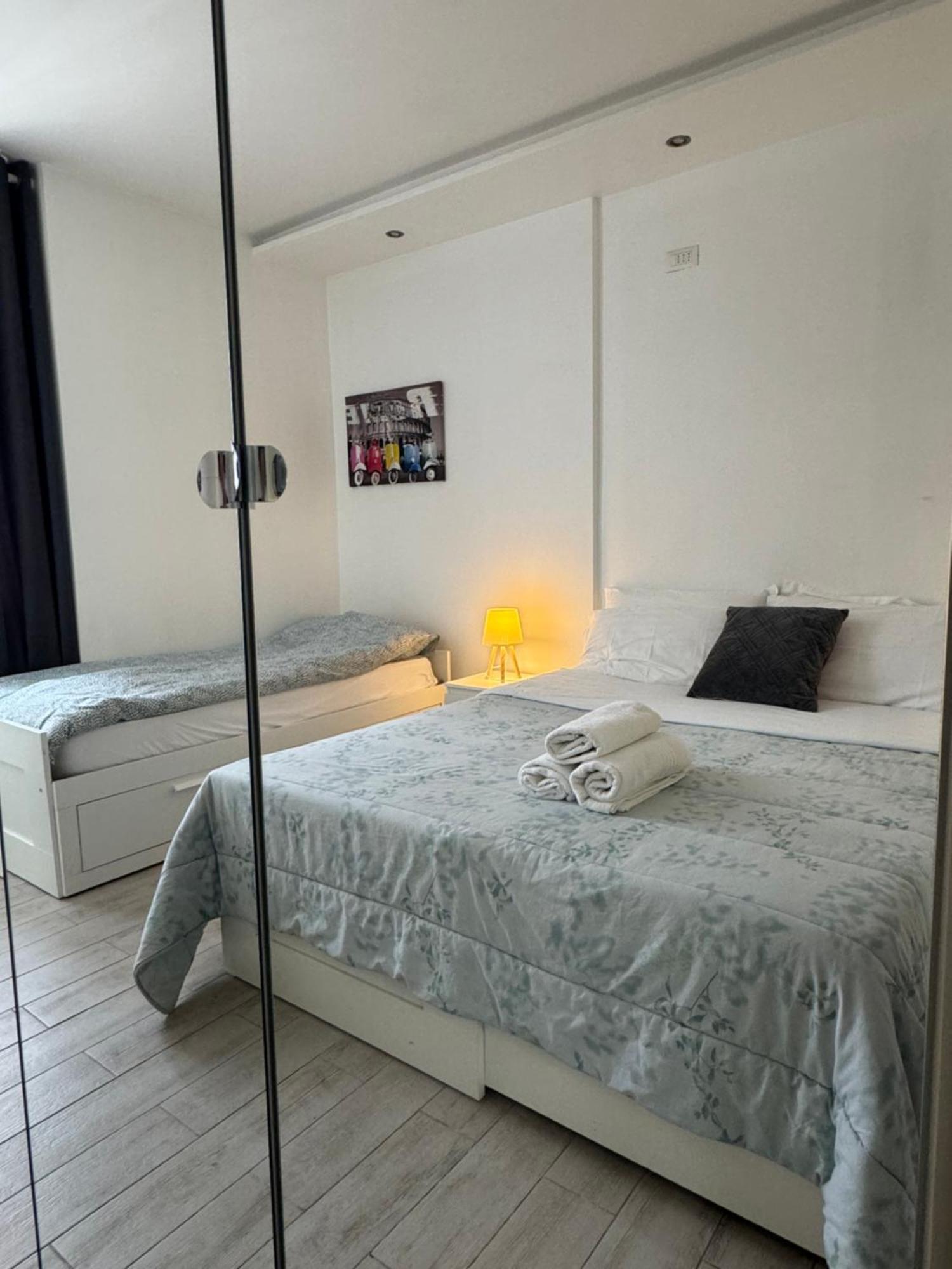 Modern Room With Private Bathroom 트렌토 외부 사진
