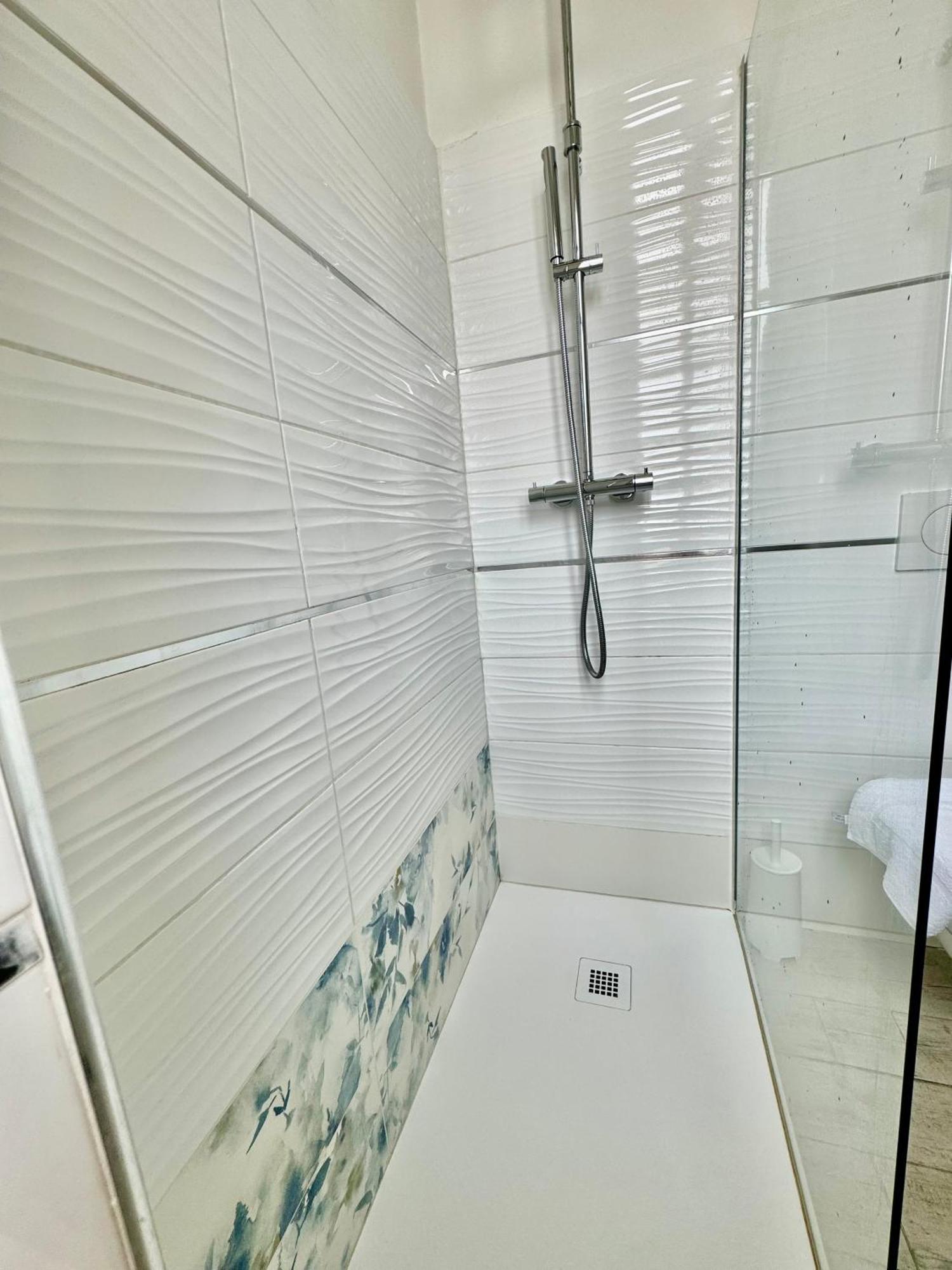 Modern Room With Private Bathroom 트렌토 외부 사진